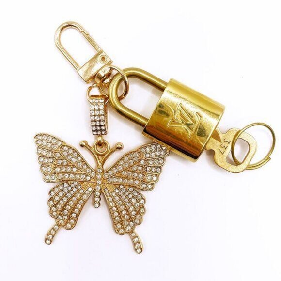 Authentic Louis Vuitton Lock & Key with Bag Charm Keychain Key Charm Chain - Picture 3 of 4
